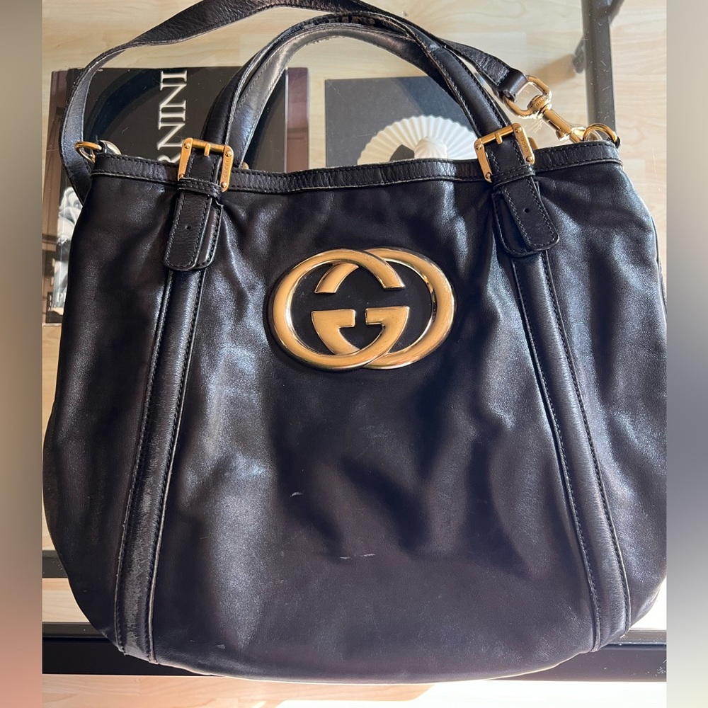 Authentic Gucci purse color, black with gold hardware - Picture 6 of 12